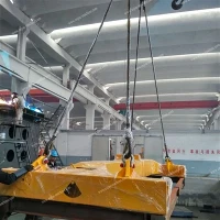 Poolautomaatne-konteinerite puistur